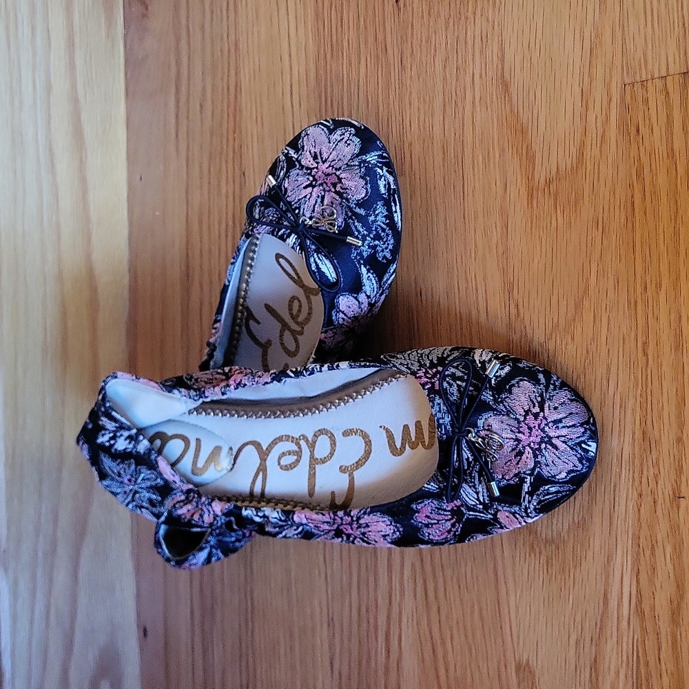 Sam Edelman Size 6.5 Navy + Pink Floral Ballet Flats